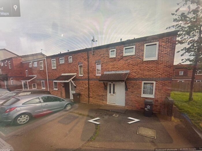 3 Bedroom Maisonette To Rent In Collett Road, Leicester, LE4