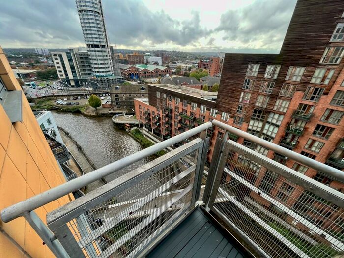 2 Bedroom Apartment To Rent In Blue Little Neville Street, LS1