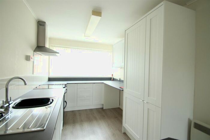 2 Bedroom Flat To Rent In Beasley Grove, Great Barr, Birmingham, B43