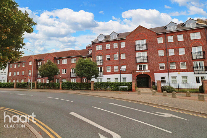 2 Bedroom Flat For Sale In Station Road, Clacton-On-Sea, CO15