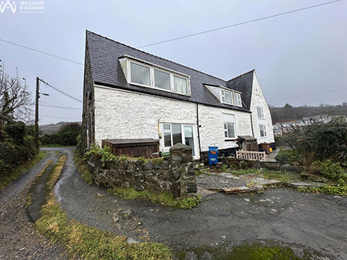 3 Bedroom Terraced House For Sale In St. Beunos Court, Clynnogfawr, Gwynedd, LL54