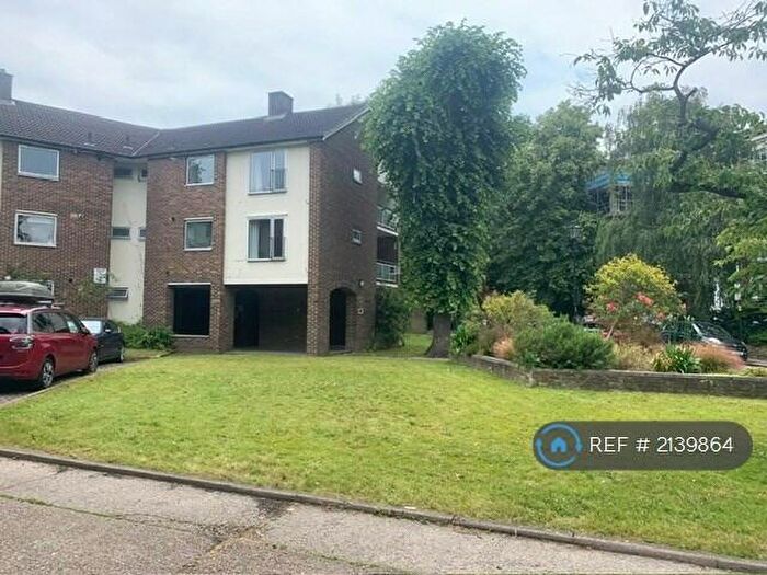 2 Bedroom Flat To Rent In Abbotts Close, London, N1