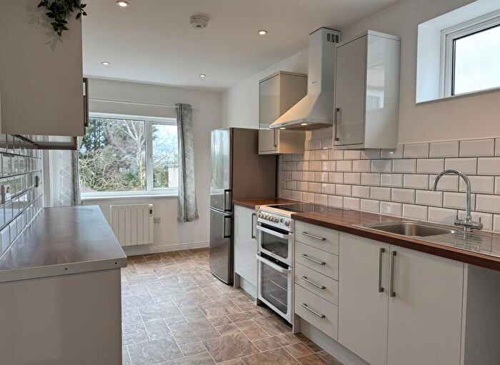 3 Bedroom Flat To Rent In Station Road, Yate, BS37