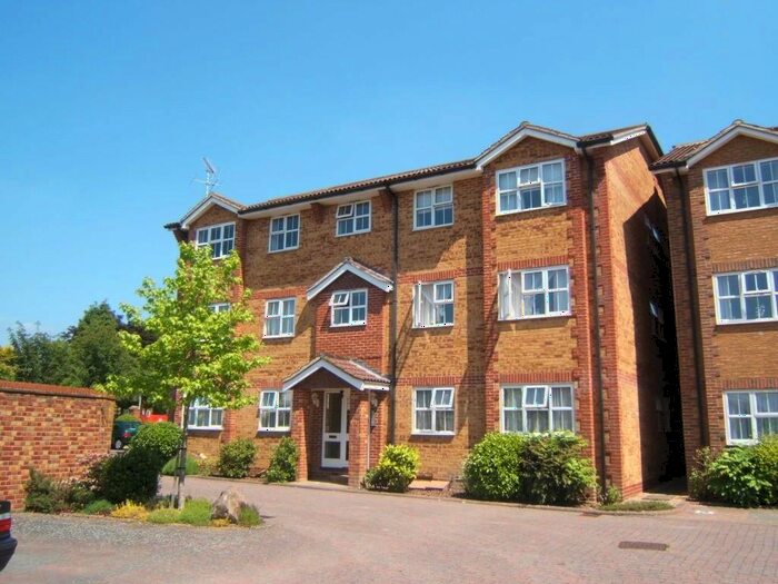 2 Bedroom Flat To Rent In Trinity Court, Rushams Road, RH12