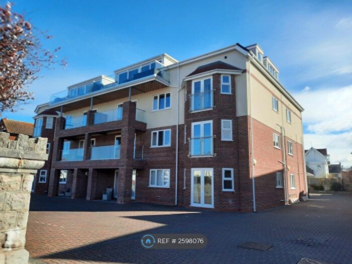 2 Bedroom Flat To Rent In St. Lukes, Rhos On Sea, Colwyn Bay, LL28