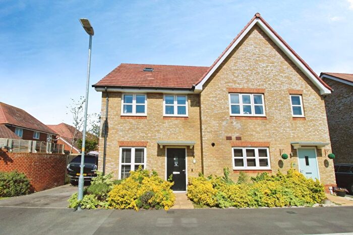 3 Bedroom Semi Detached House For Sale In Emerald Crescent, Swindon, SN25