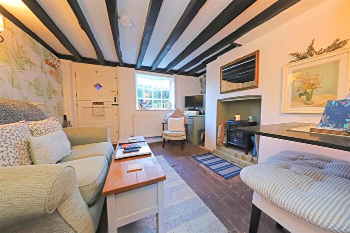 1 Bedroom Cottage For Sale In Sir Georges Place, Steyning, BN44