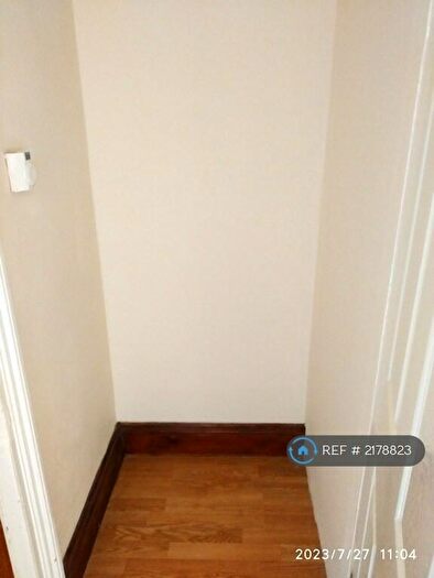 3 Bedroom Flat To Rent In South Norwood, London, SE25