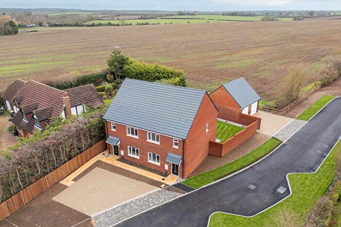 3 Bedroom Semi-Detached House For Sale In Blackberry Close, Great Barford, MK44