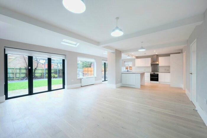 4 Bedroom Detached House To Rent In Akerman Road, Surbiton, KT6