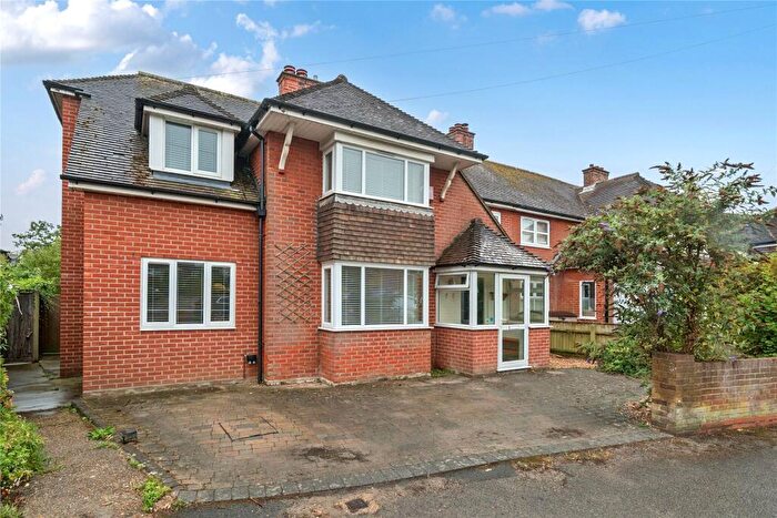 4 Bedroom Detached House To Rent In Middle Road, Lymington, Hampshire, SO41