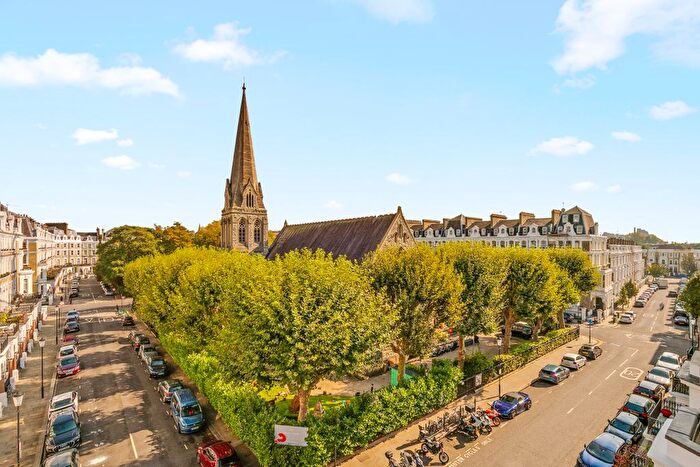 3 Bedroom Flat For Sale In Redcliffe Square, Chelsea, SW10