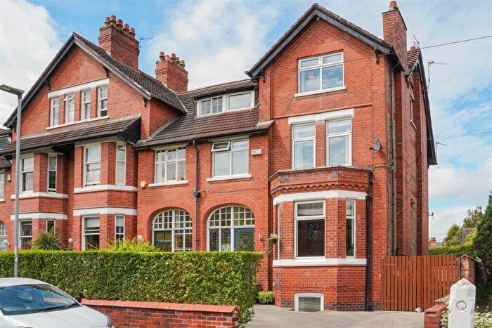 6 Bedroom End Of Terrace House For Sale In Athol Road, Whalley Range, M16