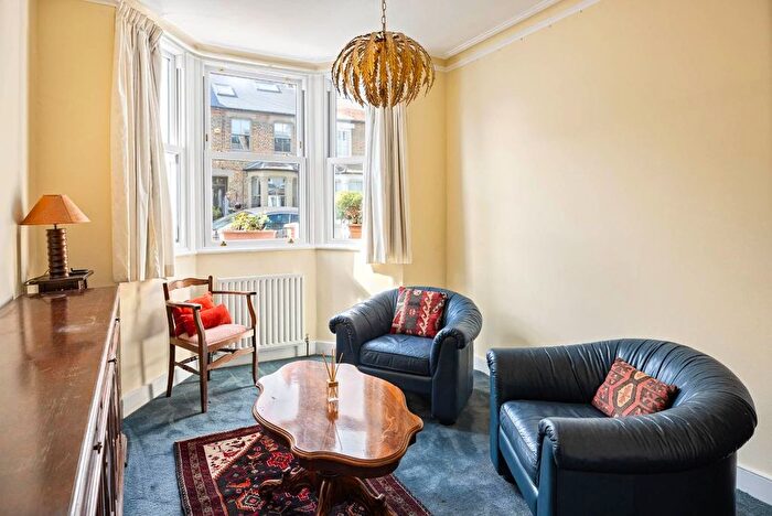 3 Bedroom Terraced House For Sale In Newry Road, St Margarets, TW1