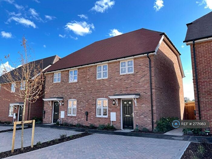 3 Bedroom Semi Detached House To Rent In Monarch Place, Newington, ME9