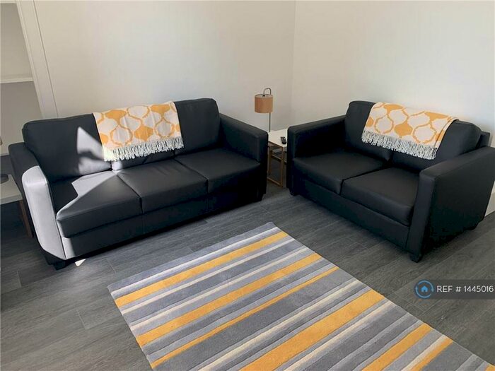 2 Bedroom Flat To Rent In Chestnut Row, Aberdeen, AB25