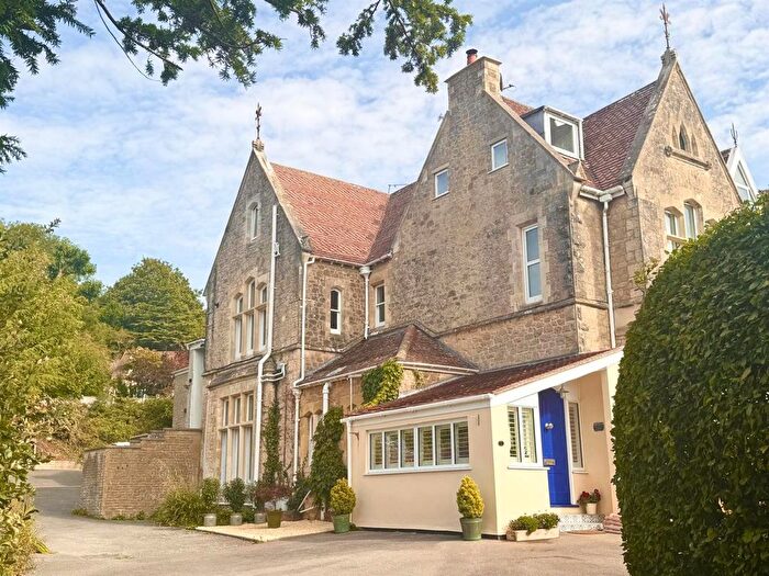 2 Bedroom Flat For Sale In Castle Road, Clevedon, BS21