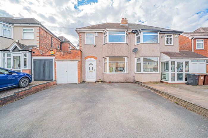 3 Bedroom Semi Detached House For Sale In Irving Road, Solihull, B92