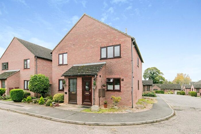 2 Bedroom Maisonette To Rent In Chilton Lodge Road, Sudbury, CO10