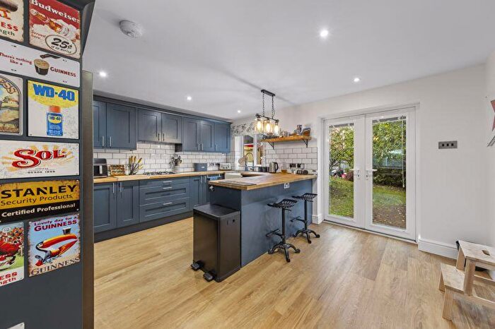 3 Bedroom Detached House For Sale In Nottingham Drive, Wingerworth, Chesterfield, S42