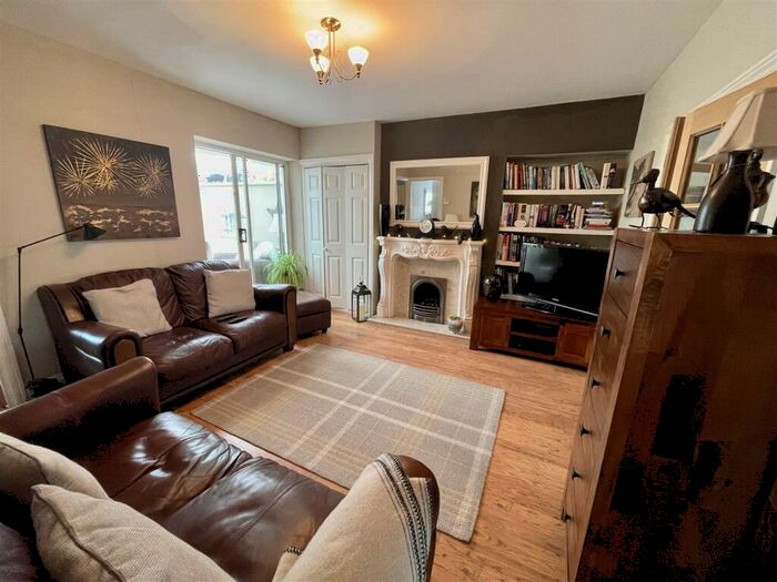 2 Bedroom Detached Bungalow For Sale In Wernddu Road, Ammanford, SA18