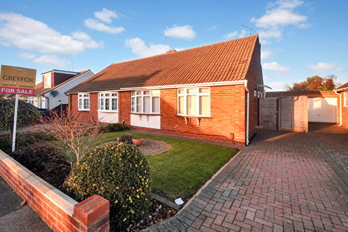 2 Bedroom Semi-Detached Bungalow For Sale In Chalky Bank Road, Rainham, Gillingham, ME8