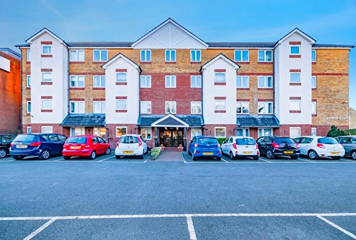 1 Bedroom Flat For Sale In Lower High Street, Watford, WD17