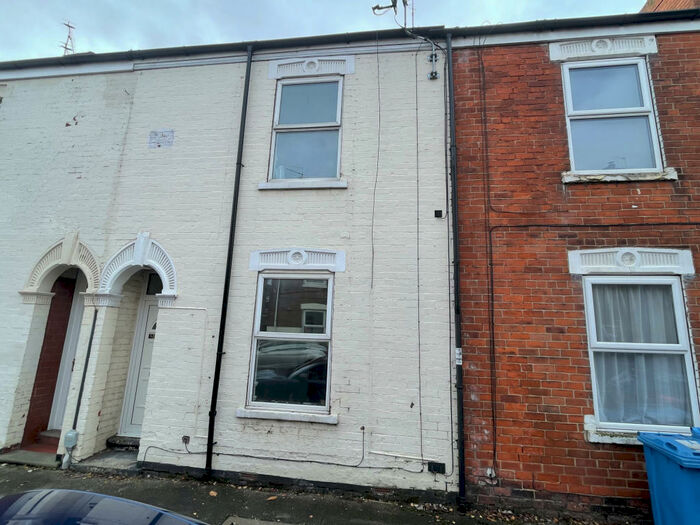 3 Bedroom Terraced House To Rent In Field Street, Hull, Yorkshire, HU9