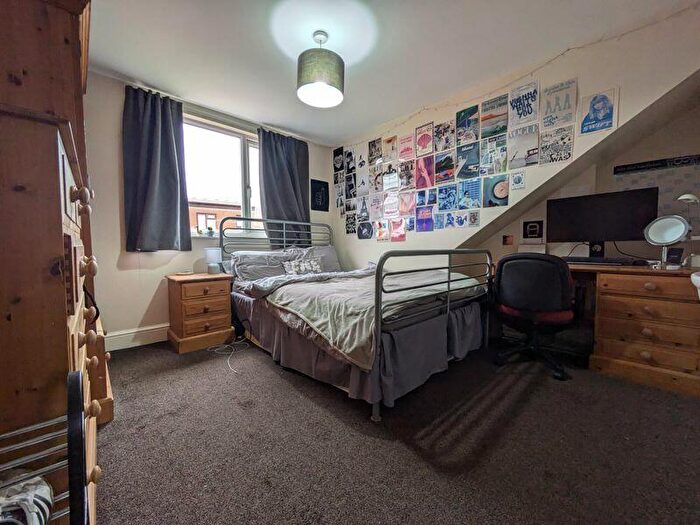 6 Bedroom Terraced House To Rent In Elmsthorpe Avenue, Nottingham, NG7