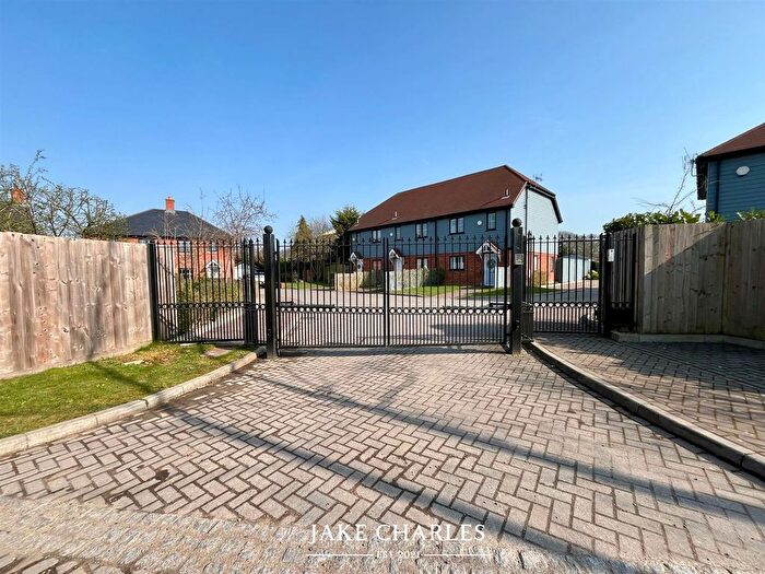 3 Bedroom Property For Sale In Crescent Gardens, St. Albans, AL4
