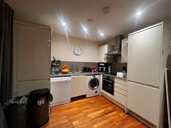 1 Bedroom Flat To Rent In Azalea Drive, Swanley, BR8