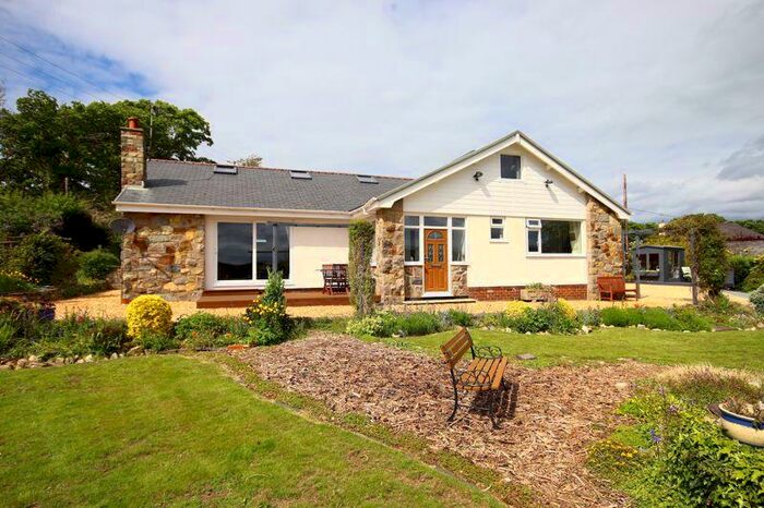 3 Bedroom Detached Bungalow For Sale In Tyn Y Groes, LL32