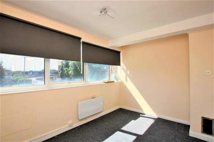 4 Bedroom Maisonette To Rent In Renters Avenue, Brent Cross, NW4