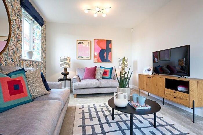 4 Bedroom Detached House For Sale In Peacock Avenue Basingstoke, RG23