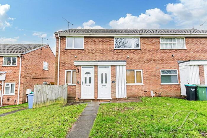 2 Bedroom Maisonette To Rent In Larkspur Close, Forest Town, Mansfield, NG19