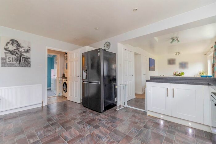 4 Bedroom Detached House For Sale In Turpins Way, Baldock, SG7