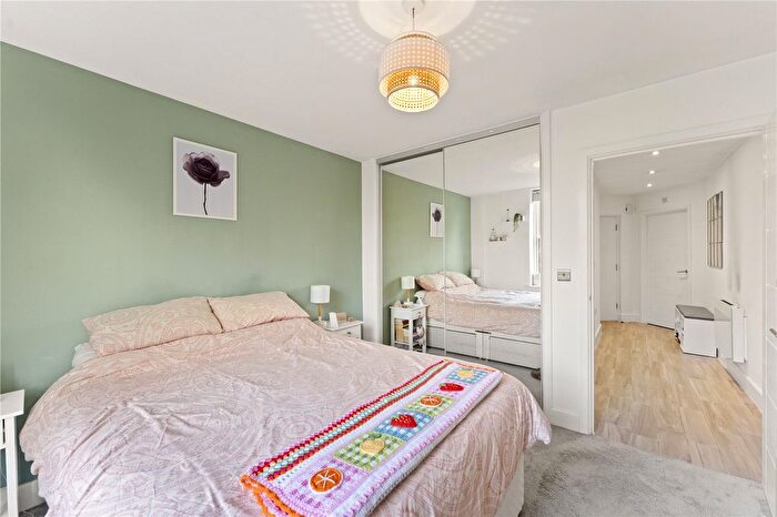 1 Bedroom Flat For Sale In Summerhouse Lane, Harefield, Uxbridge, UB9