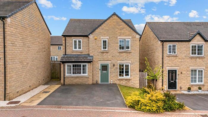 4 Bedroom Detached House For Sale In Cutter Close, Lindley, Huddersfield, HD3