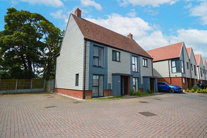 2 Bedroom Semi-Detached House For Sale In Gurkha Way, Folkestone, CT20