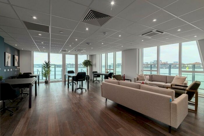 2 Bedroom Apartment To Rent In Centenary Plaza, Southampton, Hampshire, SO19