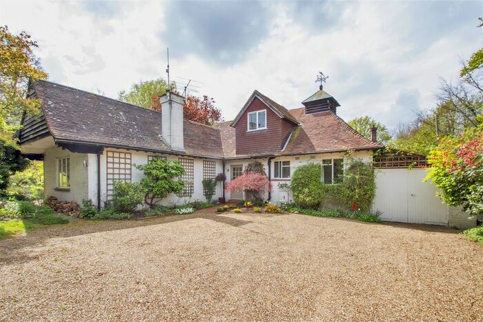 4 Bedroom Detached House For Sale In Mark Beech, Edenbridge, TN8