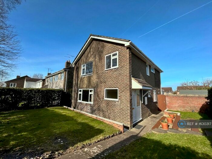 4 Bedroom Detached House To Rent In Dyrham Close, Thornbury, Bristol, BS35