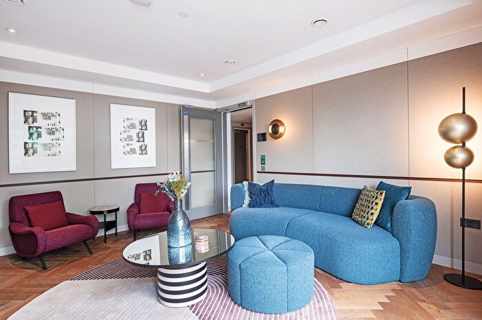 3 Bedroom Flat To Rent In Alma, Aldgate, London, E1