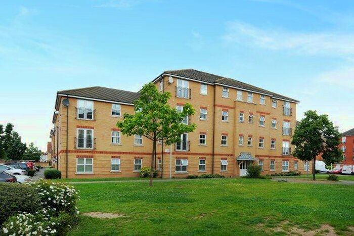 2 Bedroom Flat To Rent In Piper Way, Ilford, IG1