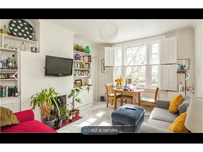 2 Bedroom Flat To Rent In Reform Street, London, SW11