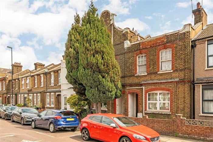 1 Bedroom Flat For Sale In Trundleys Road, London, SE8