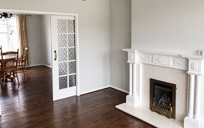 3 Bedroom Semi Detached House To Rent In Primley Park View, Alwoodley, Leeds, LS17