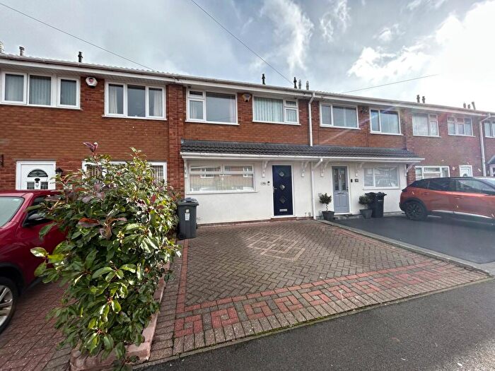 3 Bedroom House To Rent In Pinewood Drive, Birmingham, West Midlands, B32