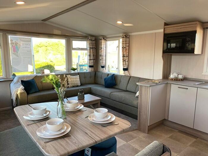 3 Bedroom Park Home For Sale In Breydon Water Holiday Park, NR31