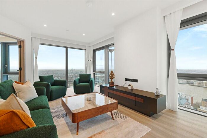 2 Bedroom Apartment To Rent In Marsh Wall, Aspen, Canary Wharf, London, E14